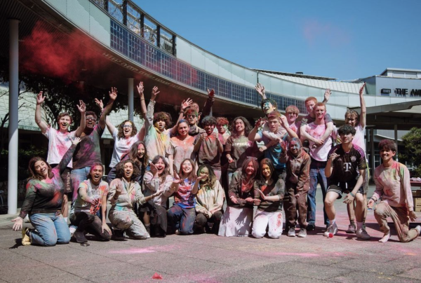 Navigation to Story: An Explosion of Color: South Asian Student Union Celebrates Holi